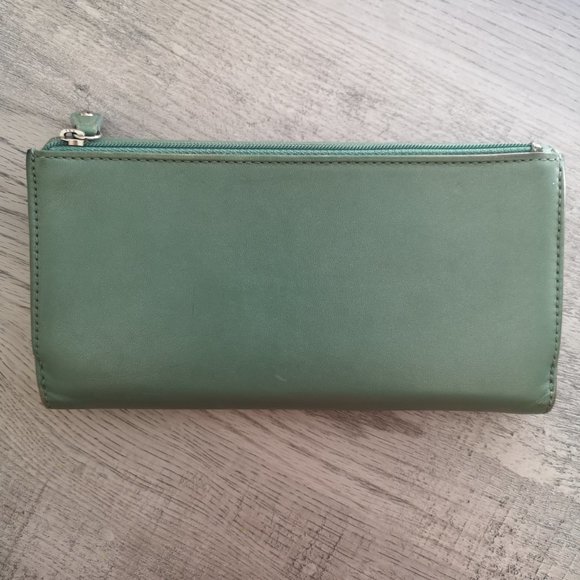Coach Mint Green Full-size Wallet in EUC - Picture 2 of 6